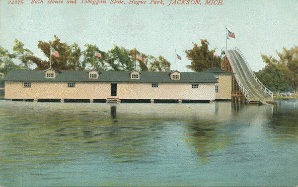 Hague Park - Nice Selection Of Old Post Cards (newer photo)